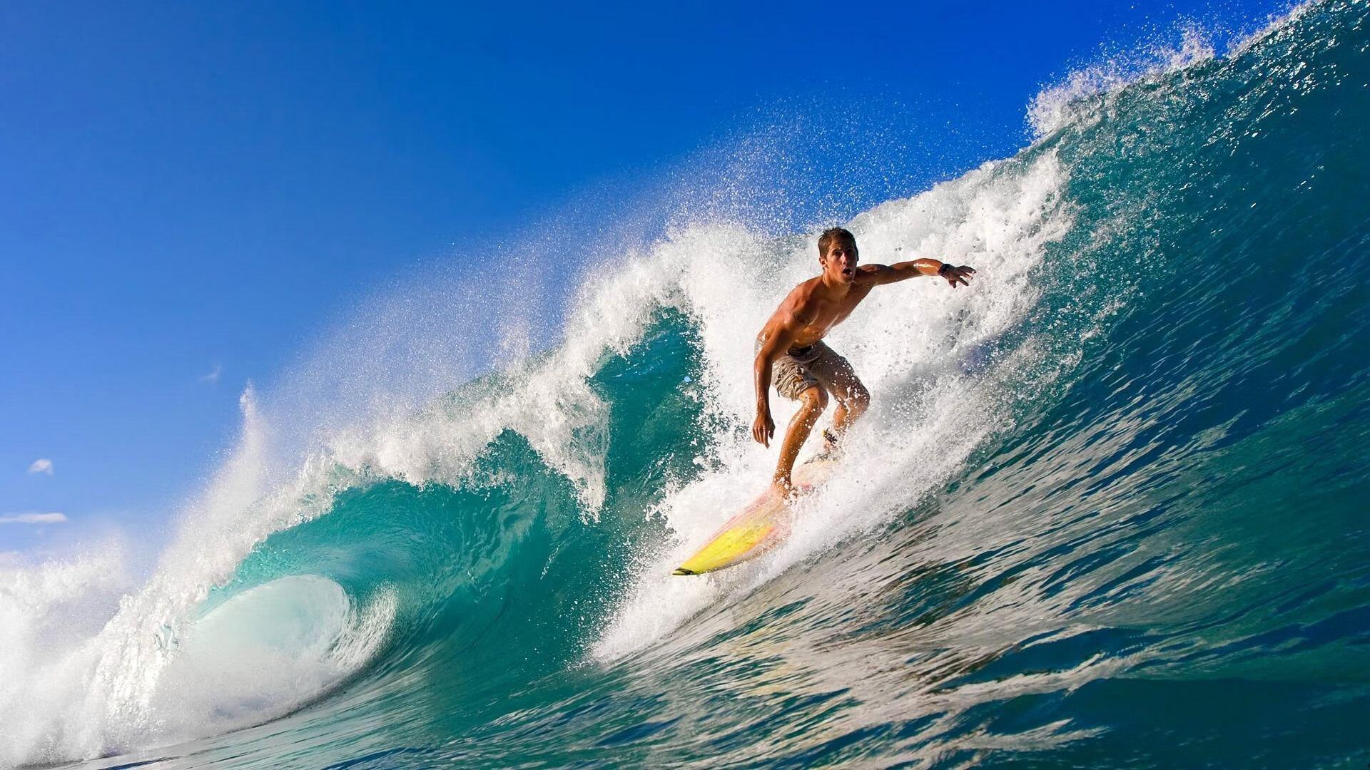 意甲2025赛季揭幕，科莫对决AC米兰，新老势力碰撞